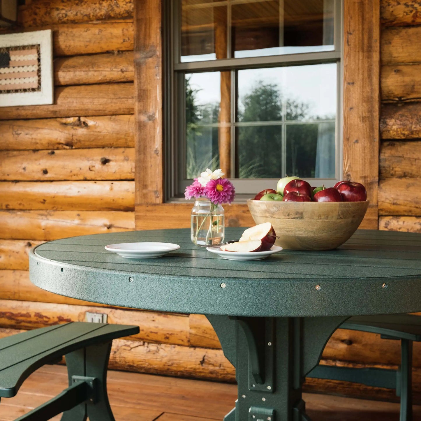 LuxCraft 4' Round Table