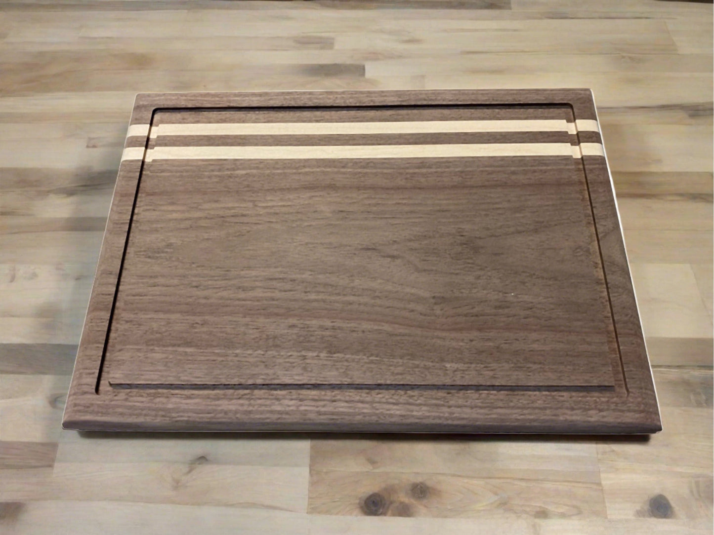 Best Redwood Modern Walnut Mixed with 2 strips of Maple Side grain Cutting Board